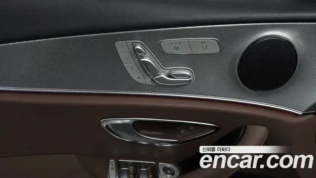 Mercedes-Benz E-Class 2018 — Фото 19/20