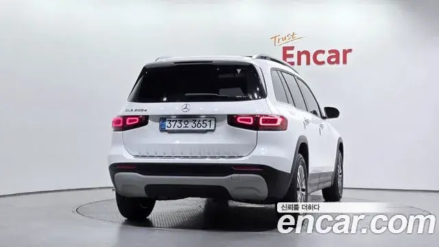 Mercedes-Benz GLB-Class 2021 — Фото 4/20