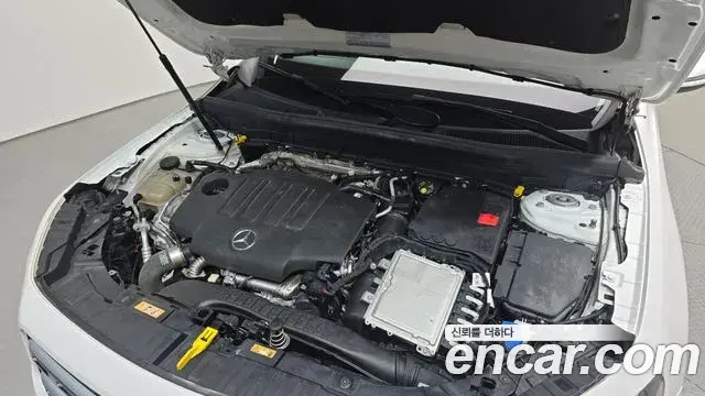Mercedes-Benz GLB-Class 2021 — Фото 6/20