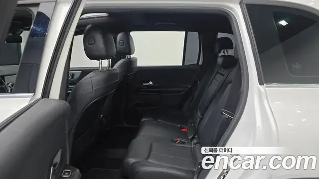 Mercedes-Benz GLB-Class 2021 — Фото 12/20