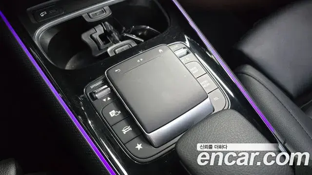 Mercedes-Benz GLB-Class 2021 — Фото 18/20