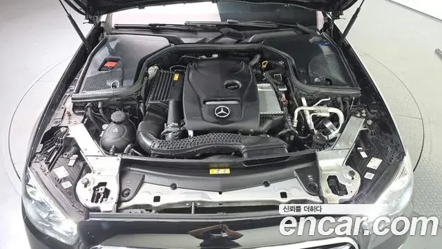 Mercedes-Benz E-Class 2021 — Фото 6/20