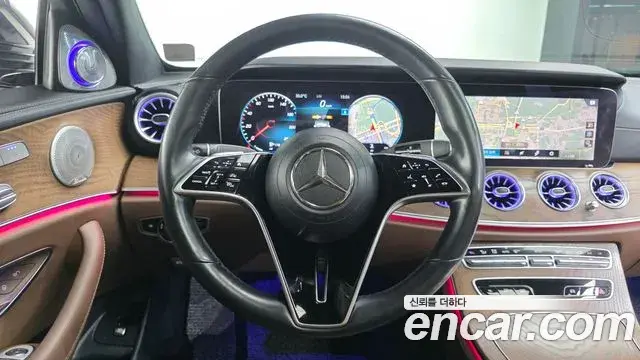 Mercedes-Benz E-Class 2021 — Фото 13/20