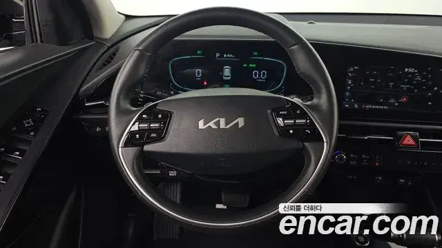 Kia Niro 2022 — Фото 13/20