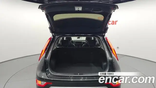 Kia Niro 2022 — Фото 20/20