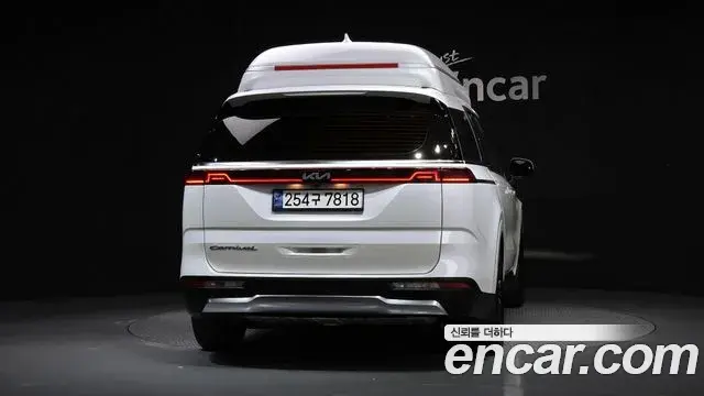 Kia Carnival 2021 — Фото 4/20