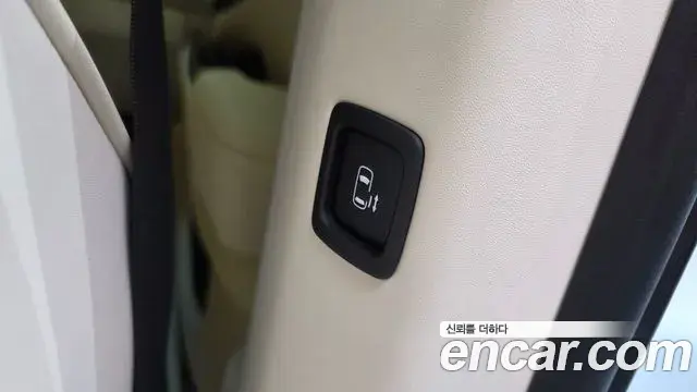 Kia Carnival 2021 — Фото 18/20