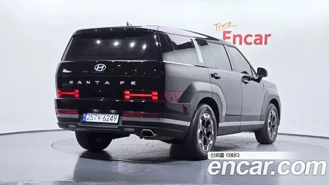 Hyundai Santa Fe 2025 — Фото 2/20