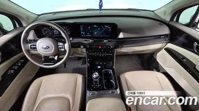 Kia Carnival 2021 — Photo 7/20