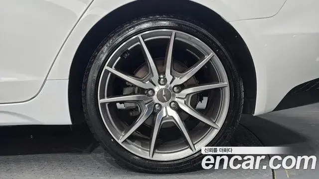 Genesis G70 2023 — Photo 9/32