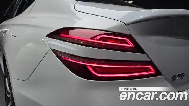 Genesis G70 2023 — Photo 11/32