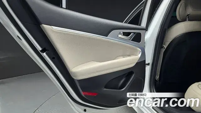 Genesis G70 2023 — Photo 17/32