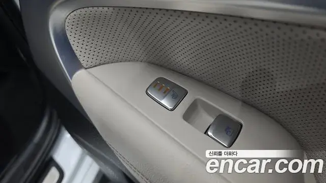 Genesis G70 2023 — Photo 20/32
