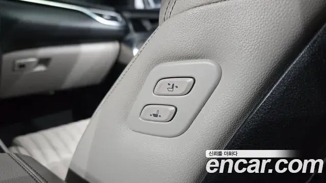 Genesis G70 2023 — Photo 1/32