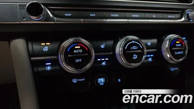 Genesis G70 2023 — Photo 30/32