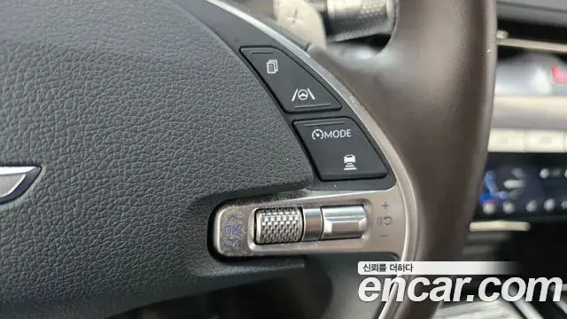 Genesis Electrified G80 2021 — Photo 17/20