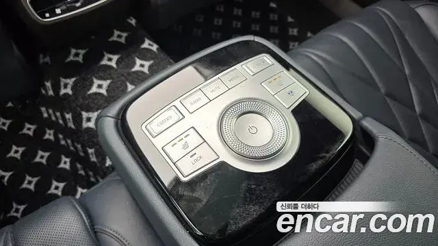 Genesis Electrified G80 2021 — Photo 18/20
