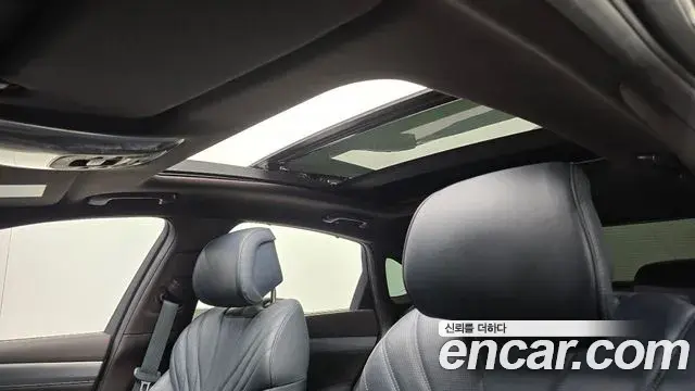 Genesis Electrified G80 2021 — Photo 19/20