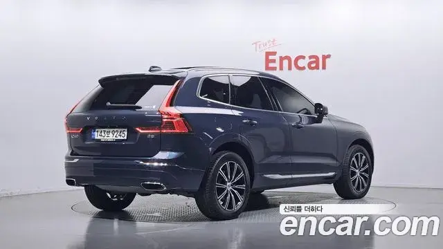 Volvo XC60 2021 — Фото 2/20