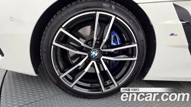 BMW Z4 2023 — Фото 5/20