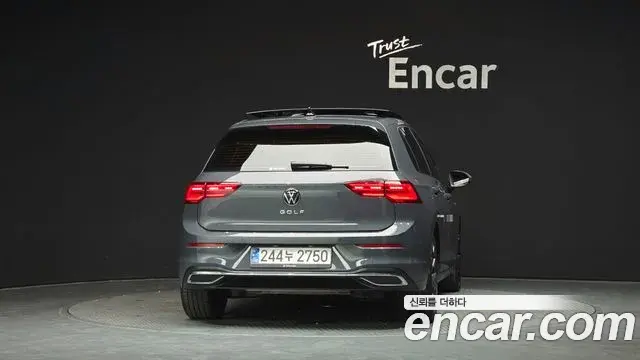 Volkswagen Golf 2024 — Photo 19/20