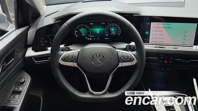 Volkswagen Golf 2024 — Photo 16/20