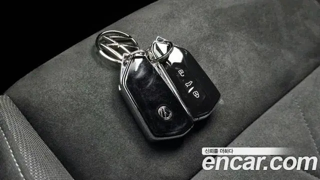 Volkswagen Golf 2024 — Photo 17/20