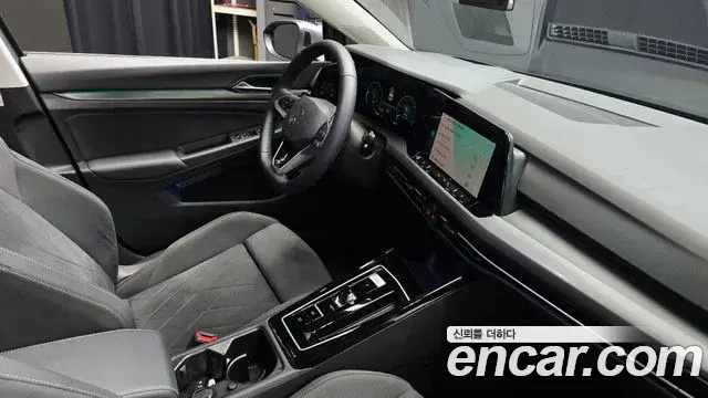Volkswagen Golf 2024 — Photo 15/20