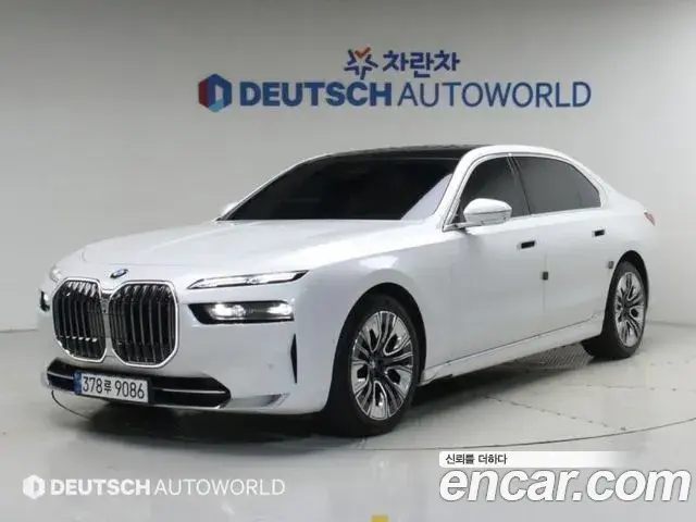 BMW 7 Series 2023 — Фото 10/20