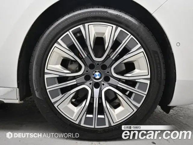 BMW 7 Series 2023 — Фото 4/20