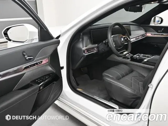 BMW 7 Series 2023 — Фото 11/20