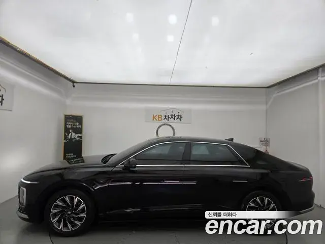 Hyundai Grandeur 2023 — Фото 1/20