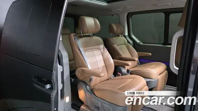 Hyundai Staria 2021 — Фото 12/20