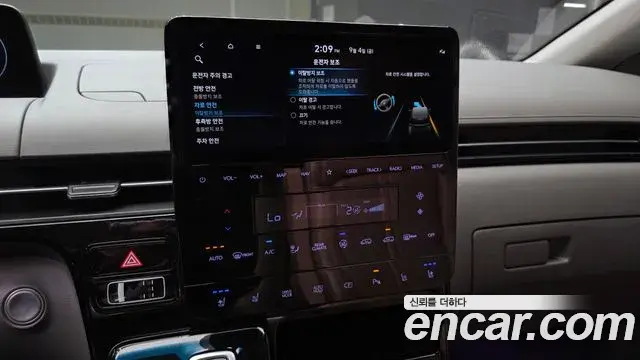 Hyundai Staria 2021 — Фото 15/20