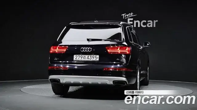 Audi Q7 2019 — Фото 4/20