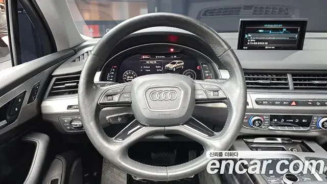 Audi Q7 2019 — Фото 13/20