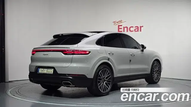 Porsche Cayenne 2021 — Фото 2/20