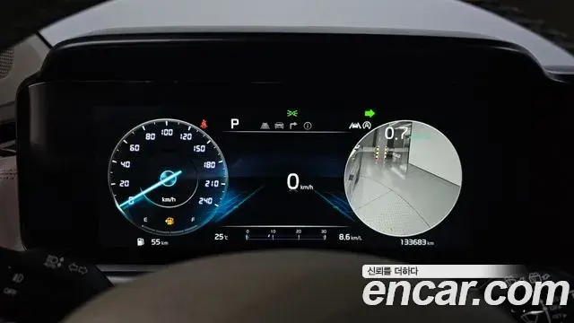 Kia Carnival 2021 — Фото 8/20