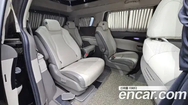 Kia Carnival 2021 — Фото 11/20