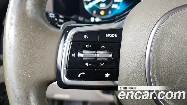 Kia Carnival 2021 — Фото 17/20