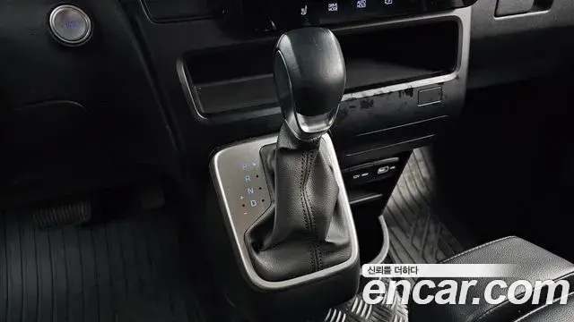 Hyundai Staria 2021 — Фото 9/20