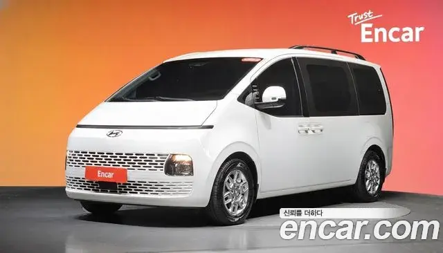 Hyundai Staria 2021 — Фото 1/20