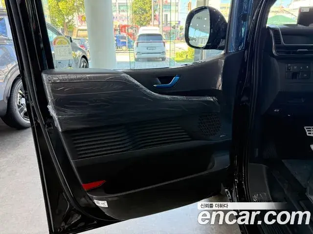 Hyundai Staria 2026 — ფოტო 9/20