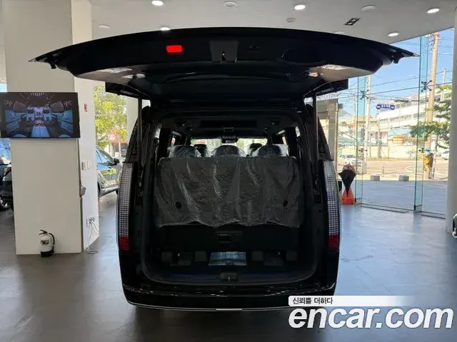 Hyundai Staria 2026 — ფოტო 8/20