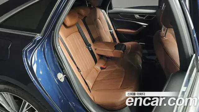 Audi A6 2021 — Фото 11/20