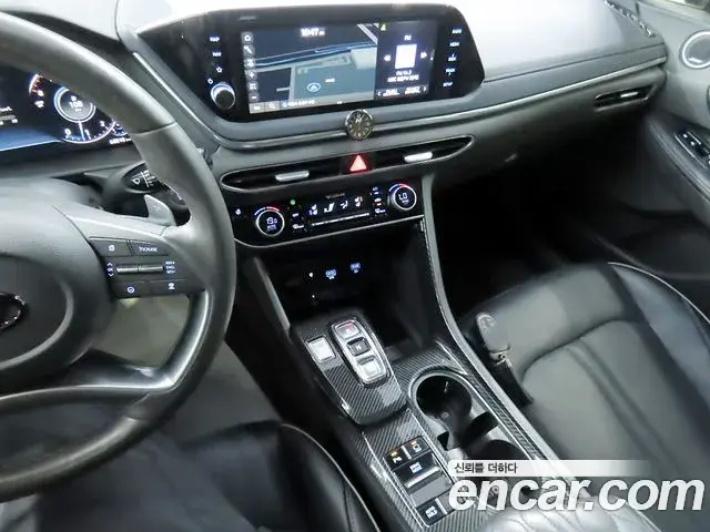 Hyundai Sonata 2021 — Фото 8/20