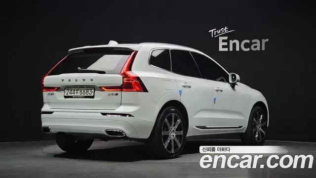 Volvo XC60 2019 — Фото 2/20