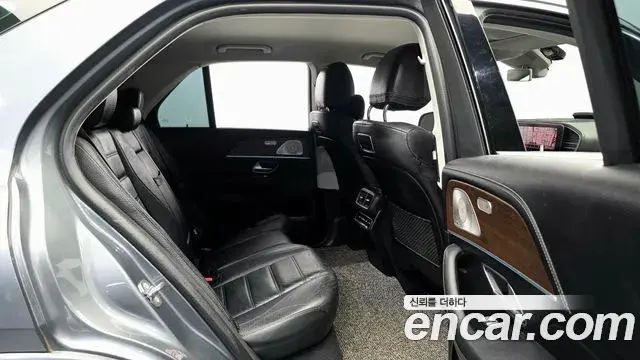 Mercedes-Benz GLE-Class 2019 — Şəkil 12/20