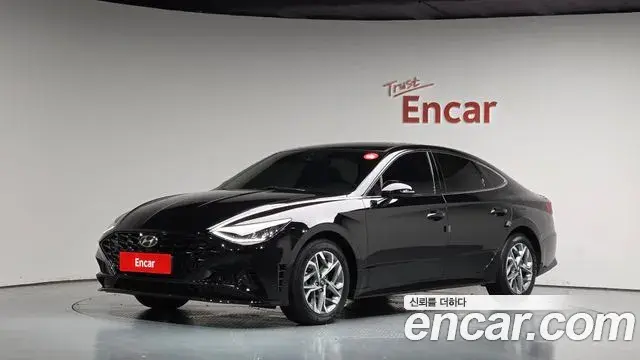 Hyundai Sonata 2022 — Фото 1/20