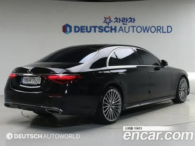 Mercedes-Benz S-Class 2023 — Фото 1/20